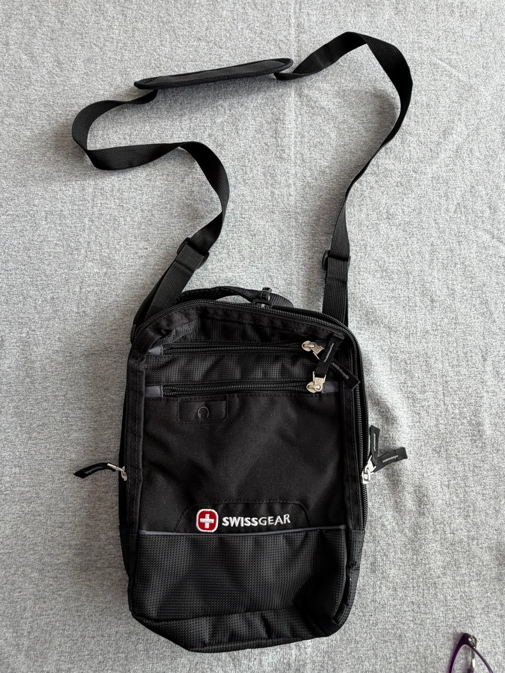 SwissGear Black Compact Messenger Crossbody Bag